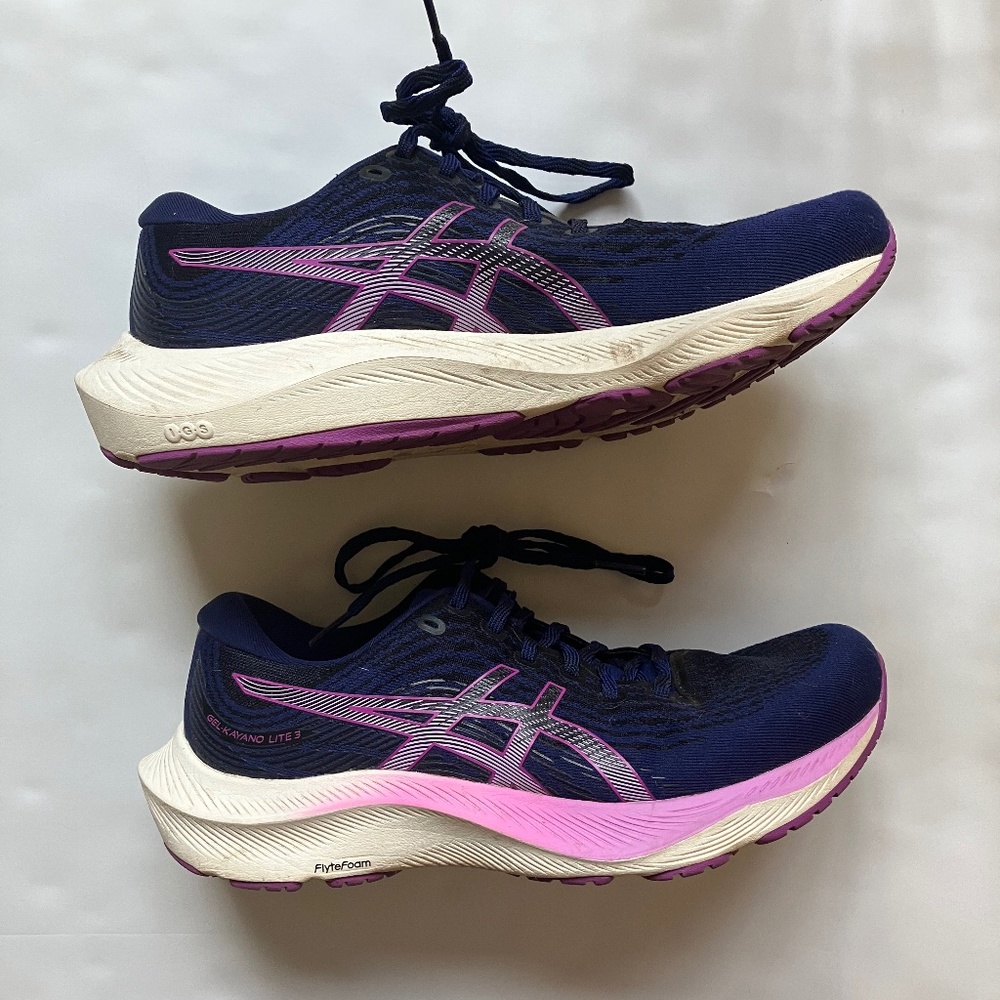 Women’s Asics size 9.5 flytefoam running shoes ( runs small fits a 8.5